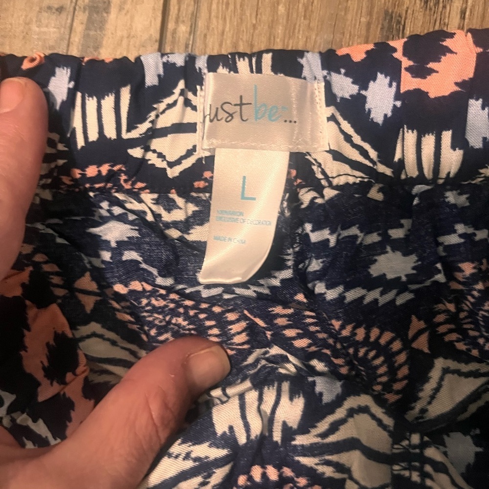 Just Be Navy and Coral shorts 🩳 NWOT - Picture 2 of 2